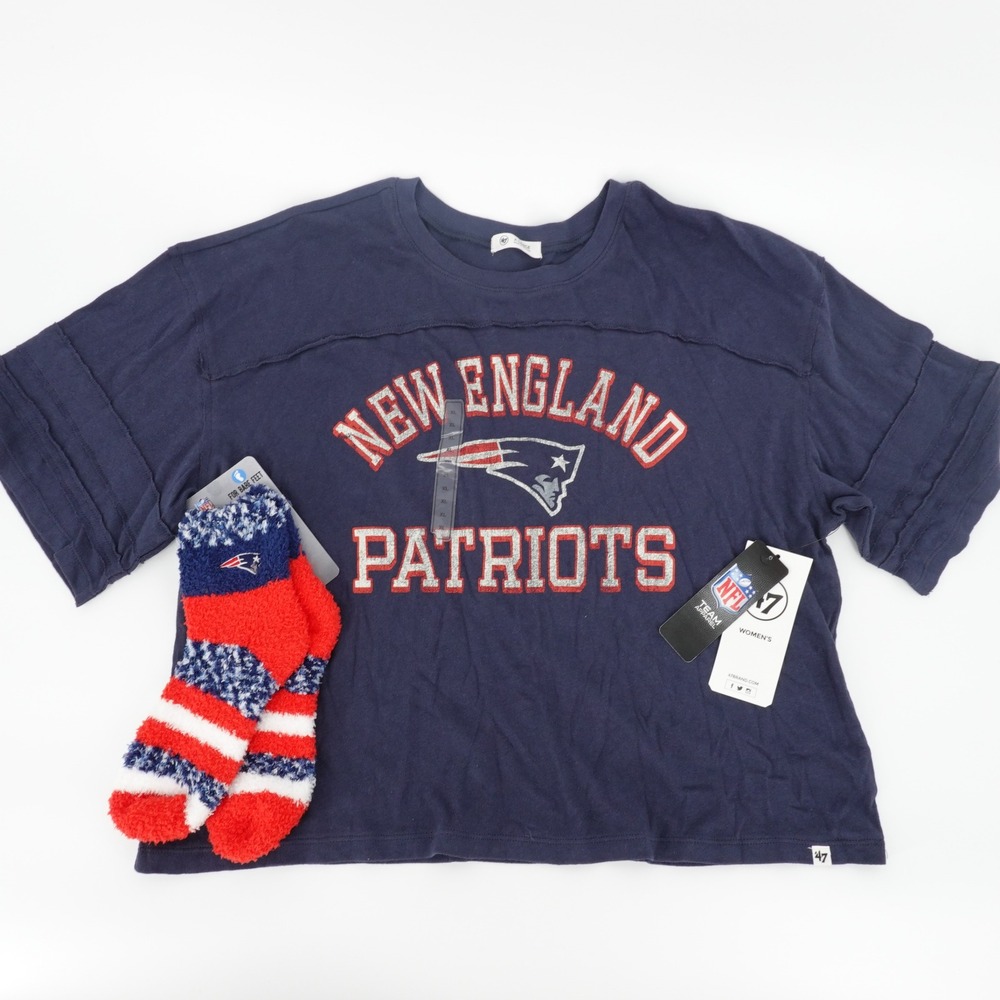 47 Brand New England Patriots Womens XL T-Shirt and Fuzzy Socks Gift Set NEW